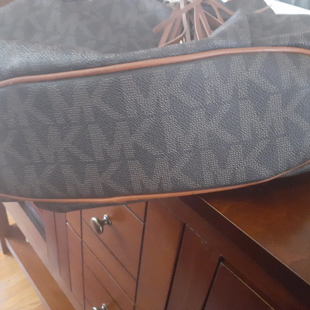 MK - Picture 2 of 6
